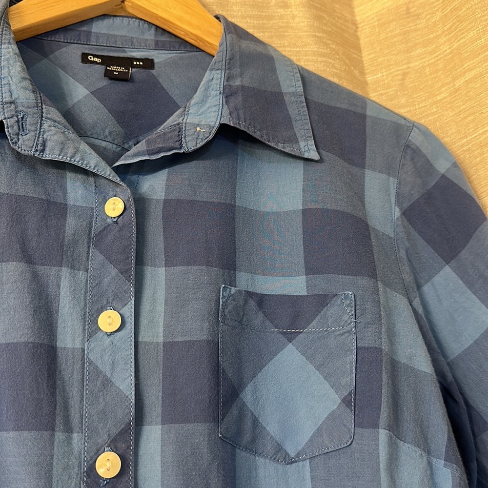 Gap- Button Down Shirt Euc - image 6